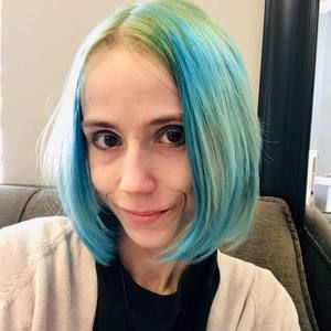 Meet your Posher, Lora e